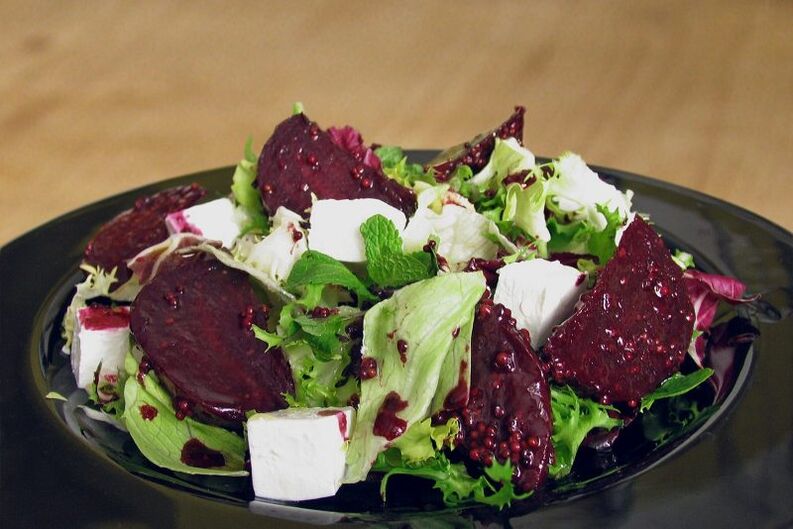 Salad with beets and cheese to lose weight